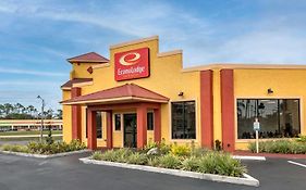 Econo Lodge Inn And Suites Maingate Central